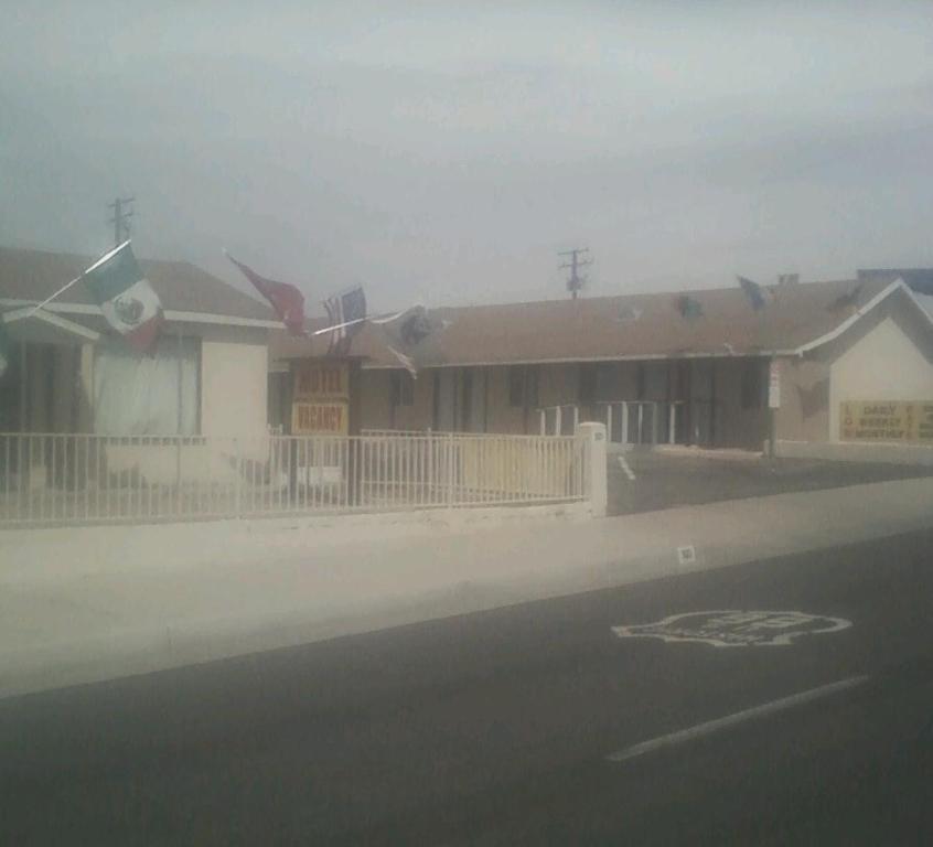 Route 66 Barstow Hotel Exterior photo